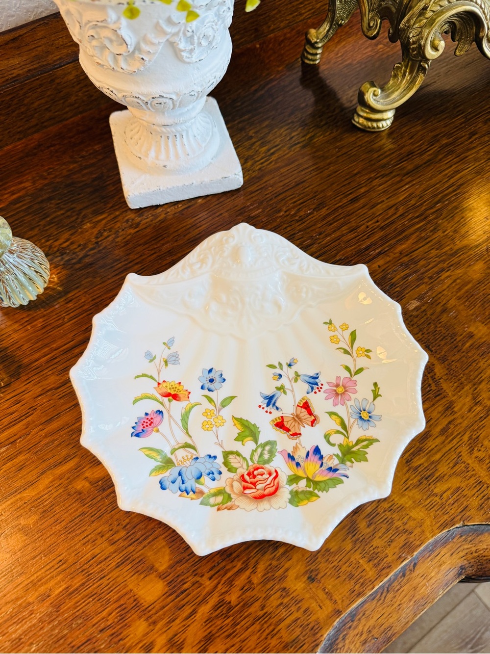 Vintage Aynsley "Cottage Garden" Bone China Embossed Shell Dish - England - Picture 15 of 16